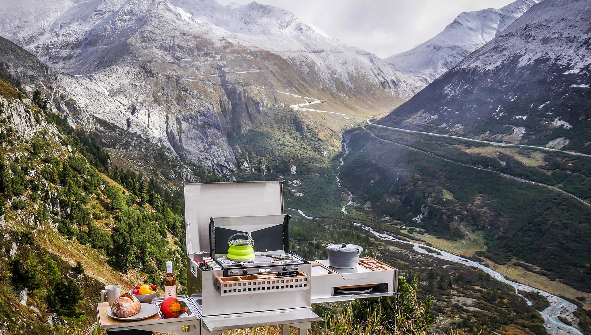 MOKUBO vor den Schweizer Alpen